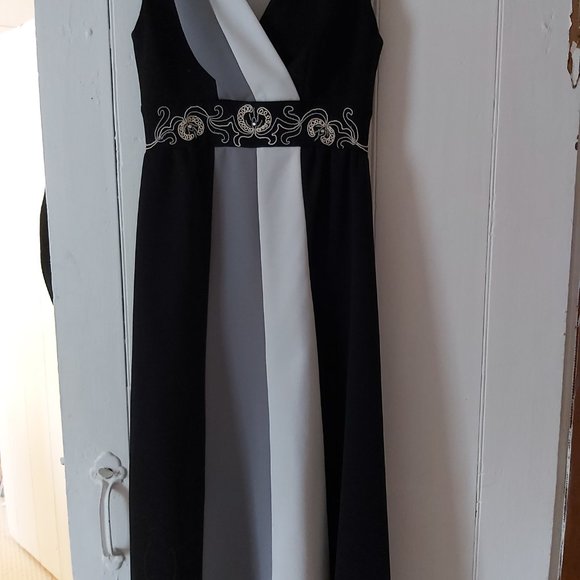 1960 full length gown - Picture 2 of 4